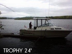 Trophy Boats Pro 2352 Walkaround