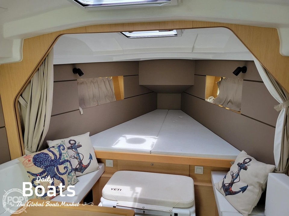 2016 Bénéteau 35 Oceanis We Lifting Keel for sale. View price, photos