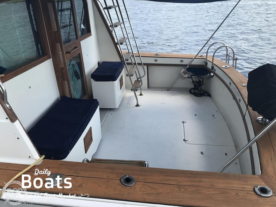 1982 Egg Harbor 33' Sedan for sale. View price, photos and Buy 1982 Egg Harbor 33' Sedan 268196