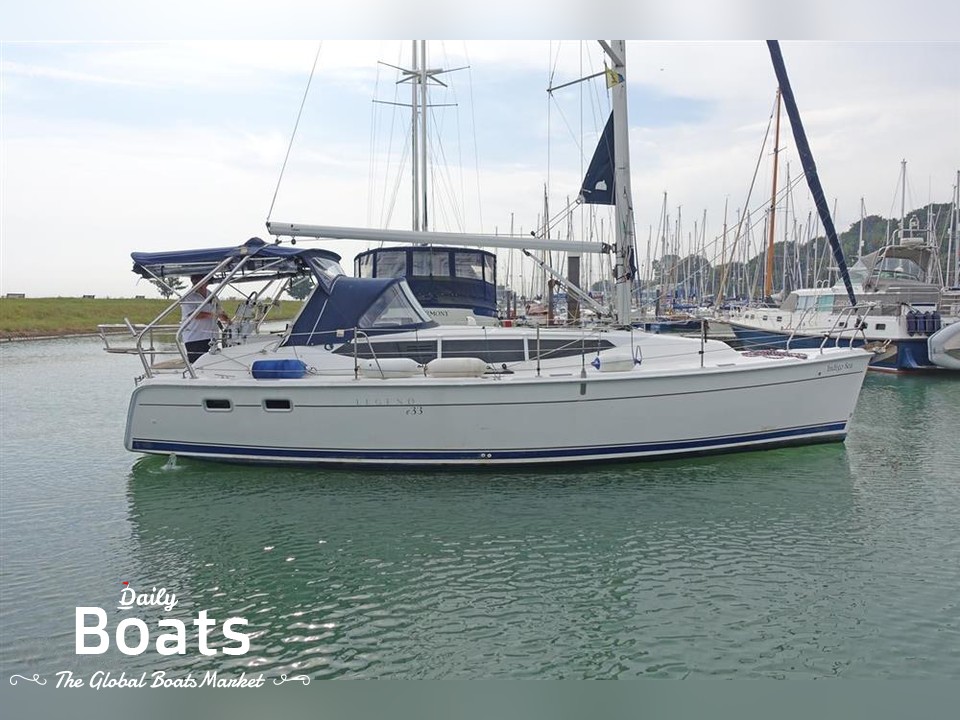 Used Hunter legend 33e for sale Daily Boats