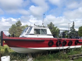  26 X 11 Aluminum Crew/Work Boat De-Rigged