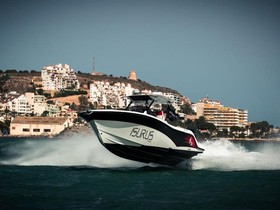  Isurus 30