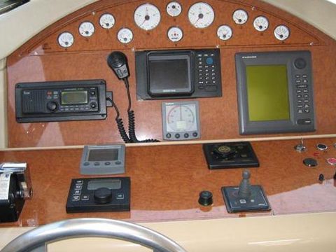 2000 Ferretti Fly