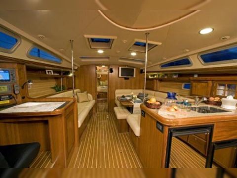 2008 Hunter 49
