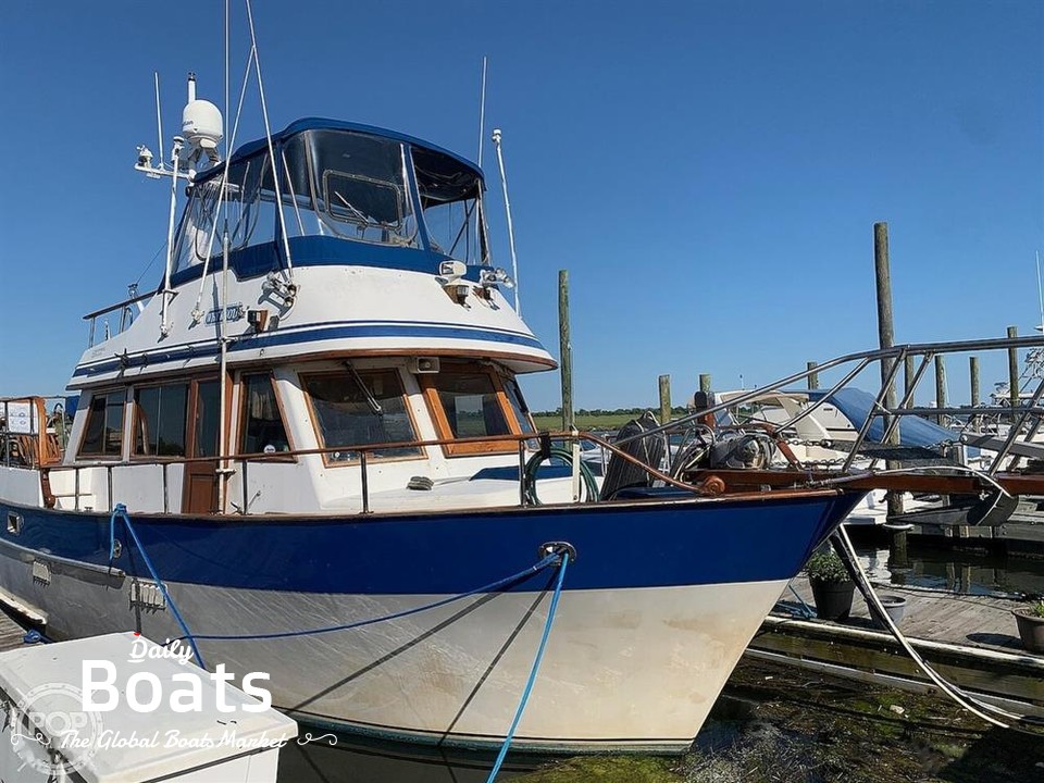1984 Universal Hampton Bay 39 for sale. View price, photos and Buy 1984