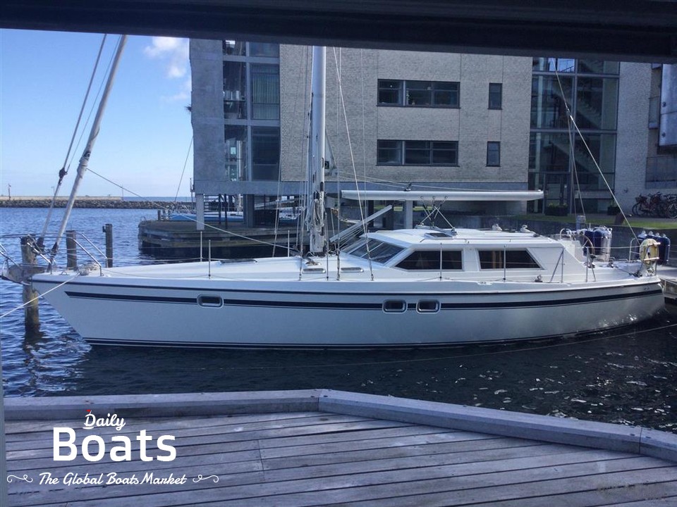 1990  Moody 43 Eclipse Deck Saloon