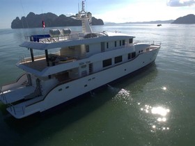 2012 - Custom Power Catamaran 37M à vendre