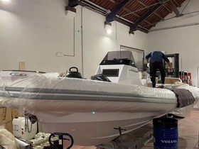 Buy 2022 Renier R8