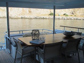1996  Explorer Trawler 23M