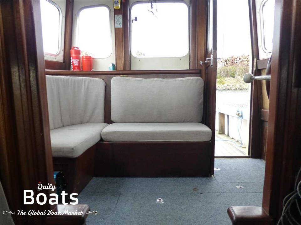 1986 Motor Yacht Guernsey 10M for sale. View price, photos and Buy 1986