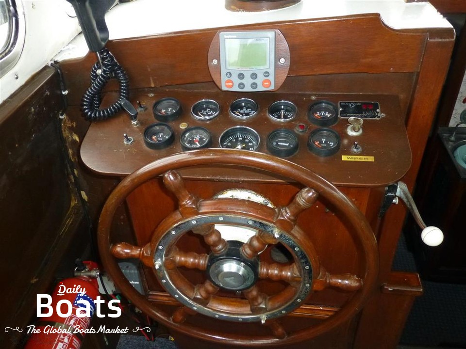 1986 Motor Yacht Guernsey 10M for sale. View price, photos and Buy 1986