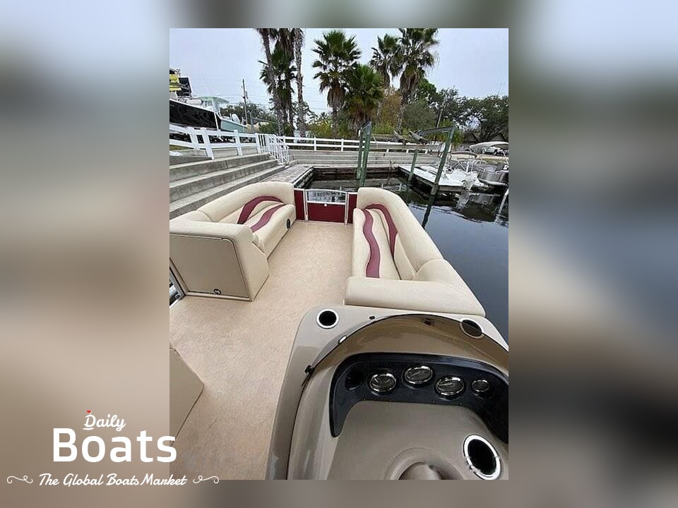 2013 Sweetwater Premium Series 220 Wb for sale. View price, photos and Buy 2013 Sweetwater