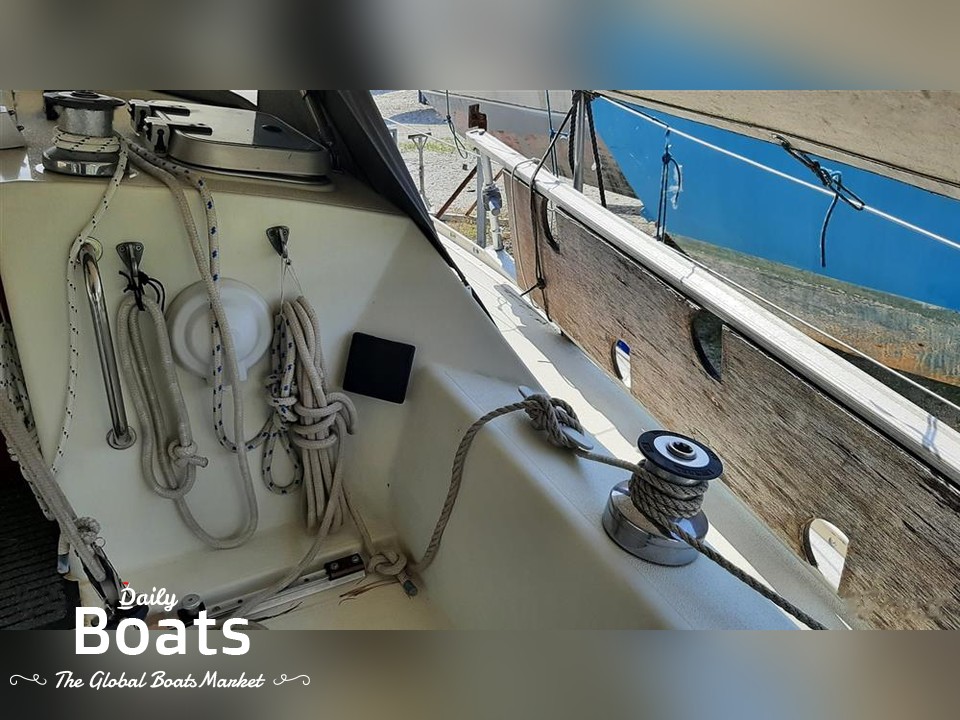 1987 Moody Moody 28 Twin Keel for sale. View price, photos and Buy 1987