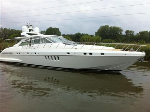 2005 Mangusta 80