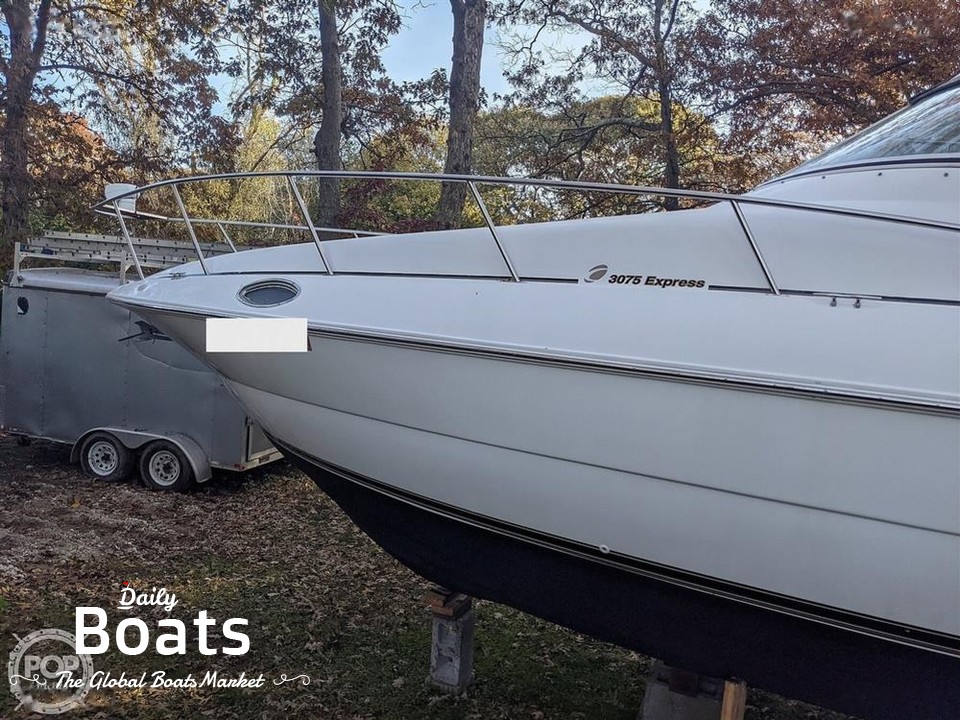 2002 Cruisers Yachts Express 3075 for sale. View price, photos and Buy