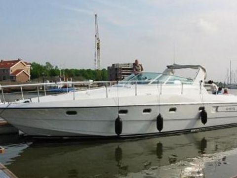 Ferretti Yarding 42