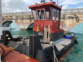 Hyra 2004 25 X 14 X 4 Truckable Tug For Charter