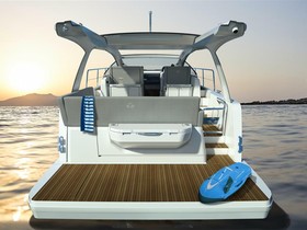 2022  Sealine S390 Stock