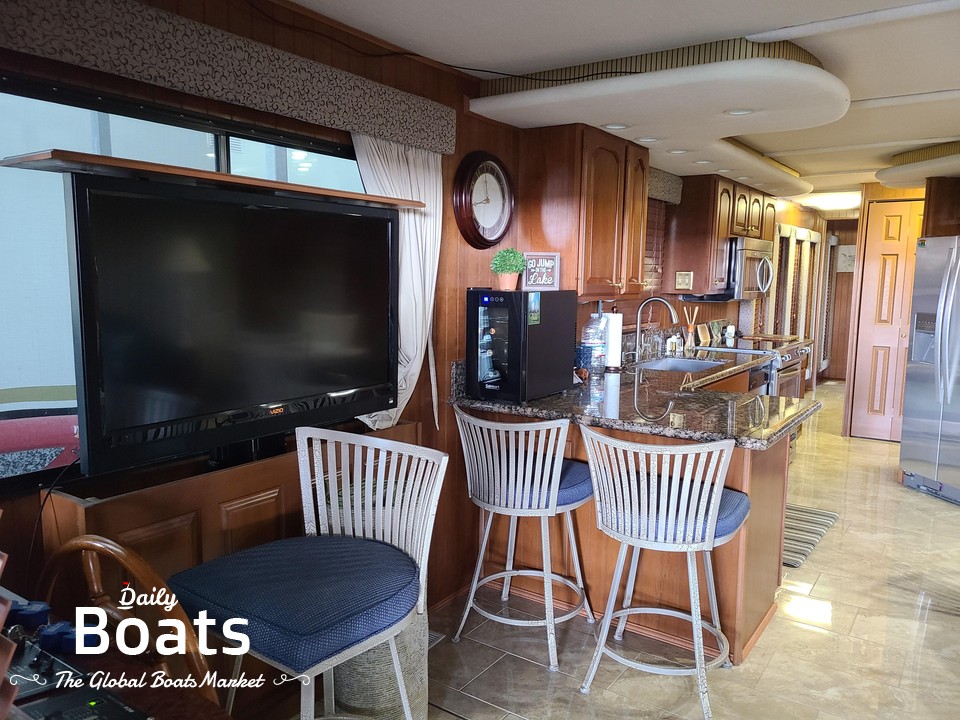 2003 Monticello River Yacht for sale. View price, photos and Buy 2003