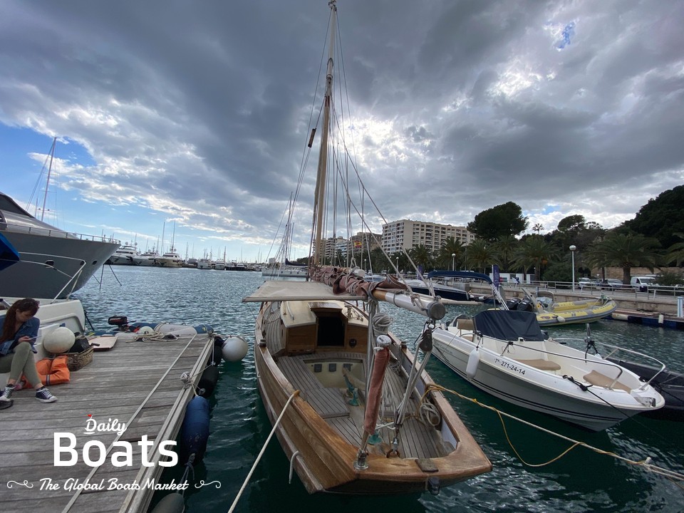 1999 Custom Essex Smack Yacht 29 for sale. View price, photos and Buy