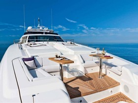 Kjøpe 2011 Ferretti Yachts Custom Line 100