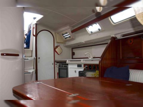 Купити 1994 Dehler 37