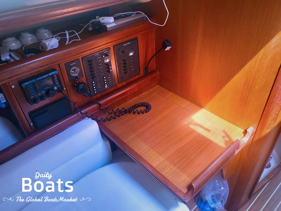 2007 Hunter 33 Fractional Rig Sloop for sale. View price, photos and