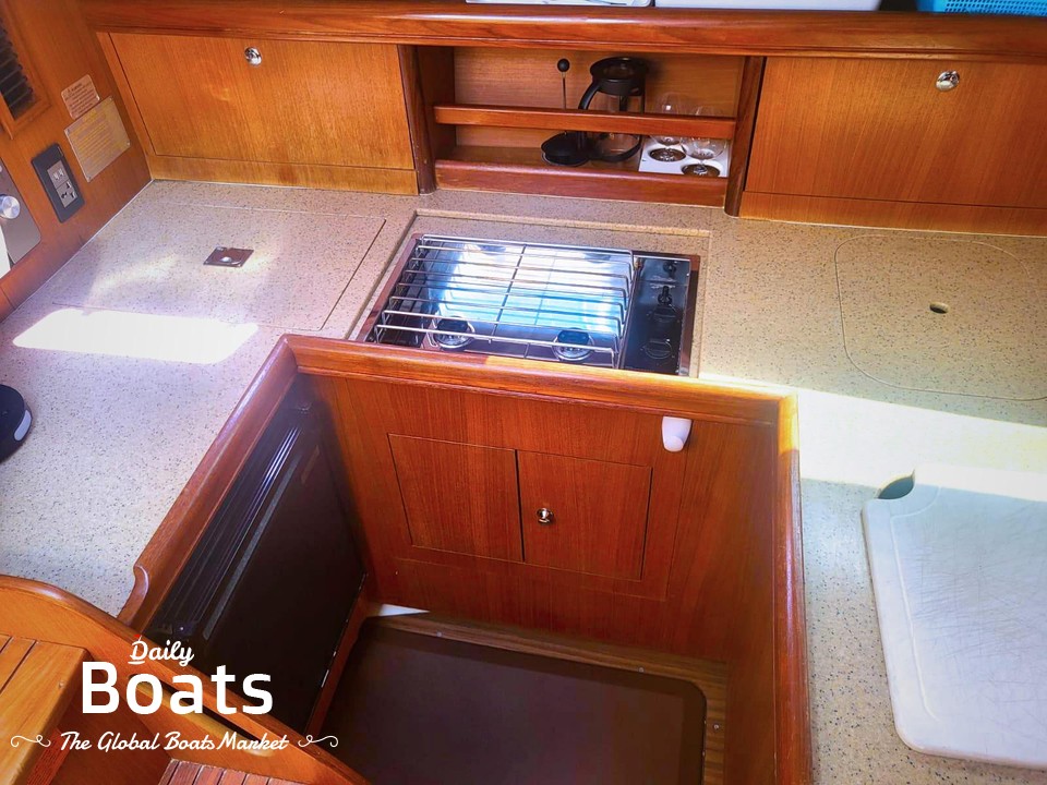 2007 Hunter 33 Fractional Rig Sloop for sale. View price, photos and