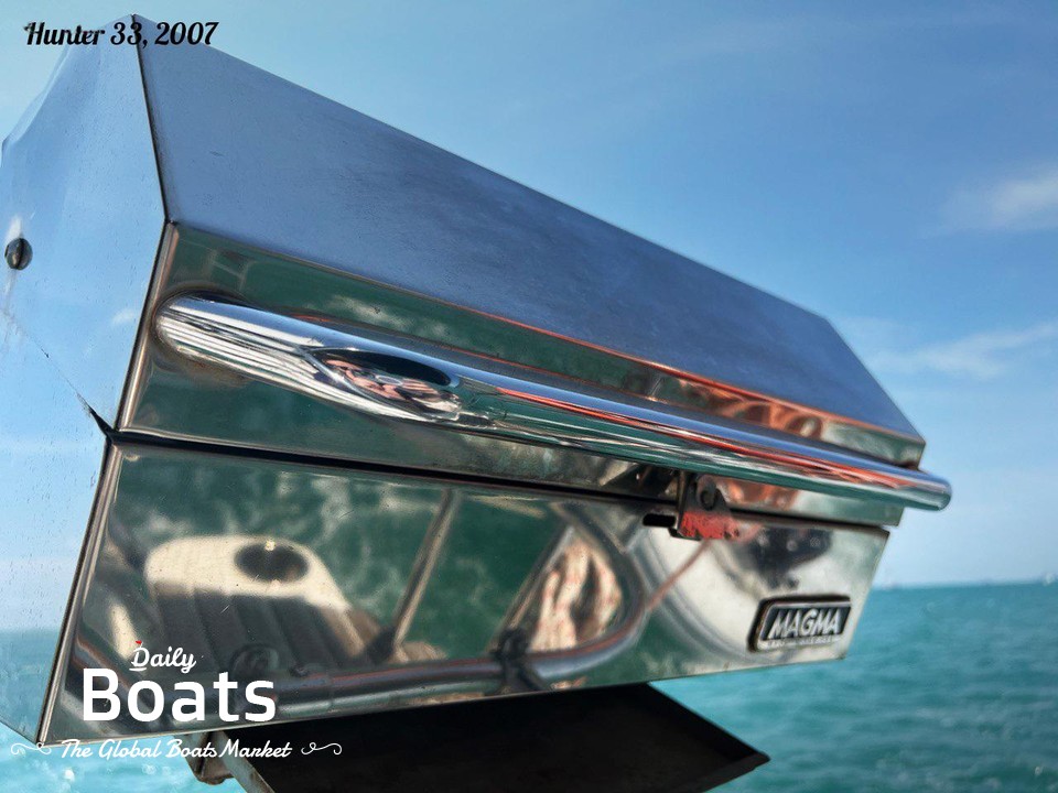 2007 Hunter 33 Fractional Rig Sloop for sale. View price, photos and