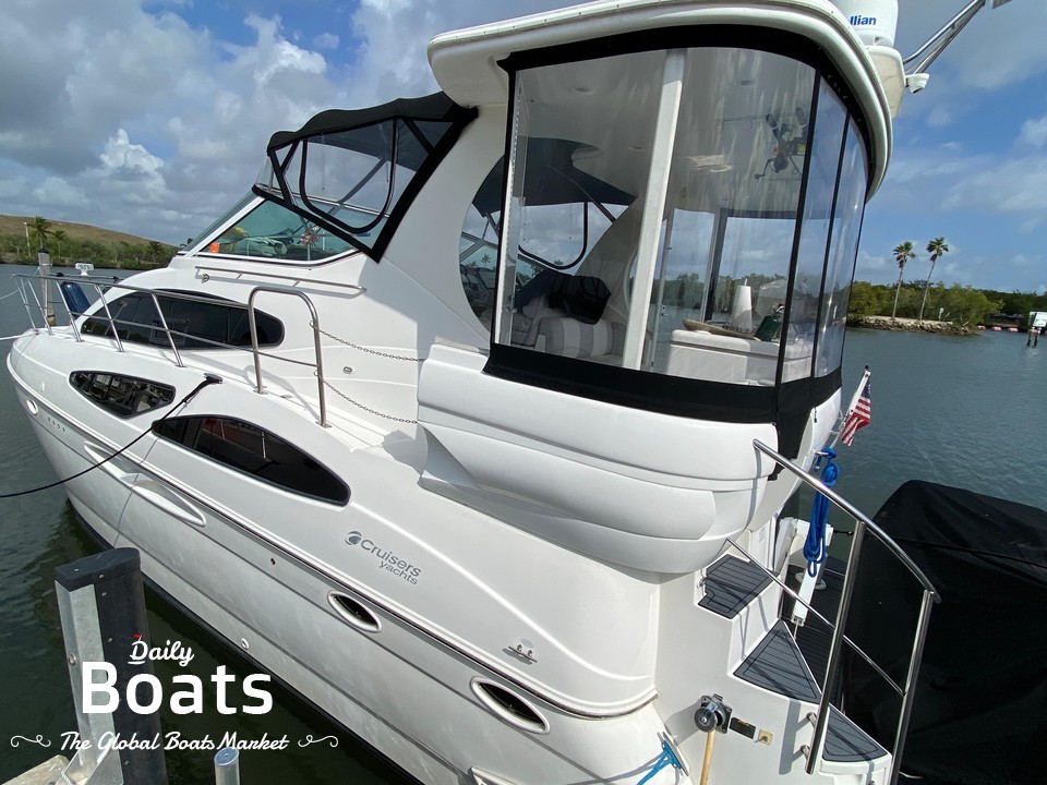 2004 Cruisers Yachts 405 Express Motoryacht for sale. View price