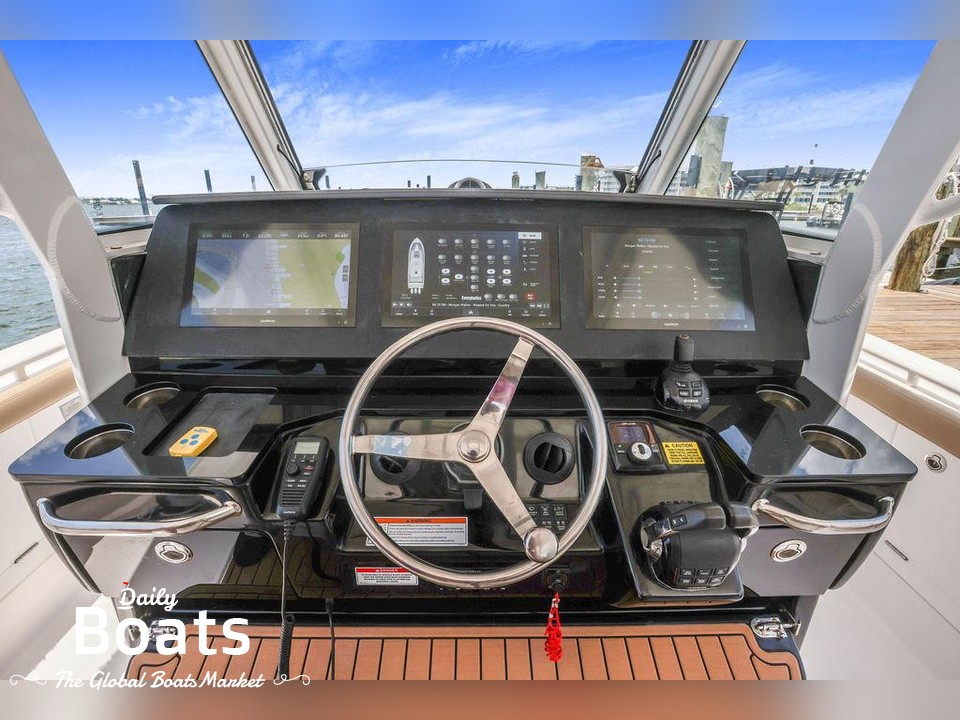 2020 Everglades 395 Center Console for sale. View price, photos and Buy