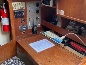 1984 Canadian Sailcraft 33 на продажу