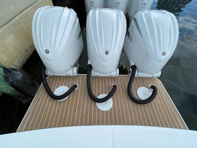 2021 Regulator 34 Center Console