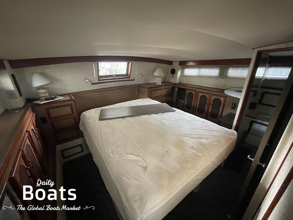 1976 Viking 43 Double Cabin Motor Yacht for sale. View price, photos