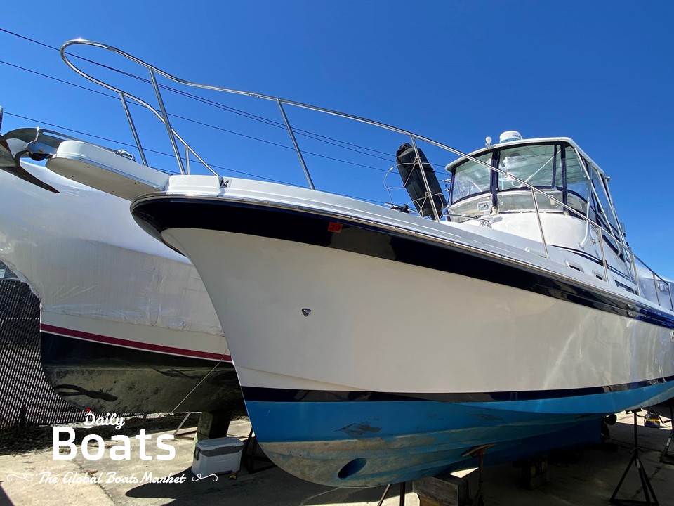 1995 Albin 32 Plus 2 Command Bridge