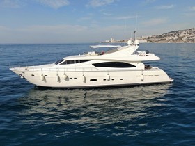 Ferretti Yachts 880