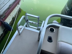 2014 Sun Tracker Fishin' Barge 22 Dlx