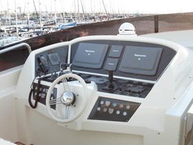 2009 Custom 34M Motoryacht eladó