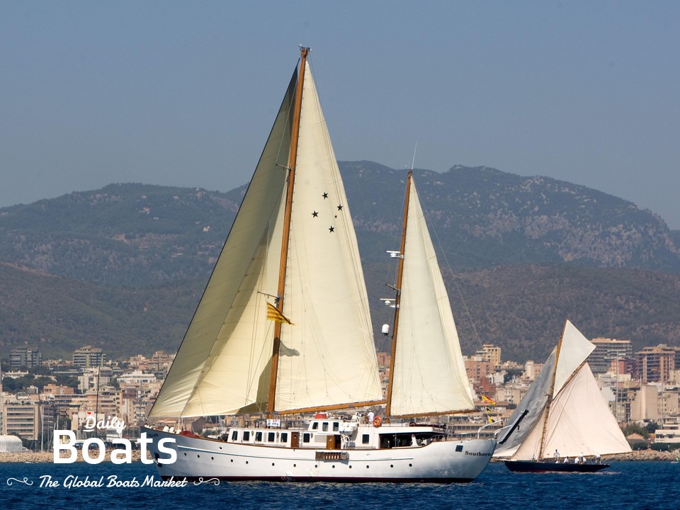 1962 Pilothouse Yarrow & Co. for sale. View price, photos and Buy 1962