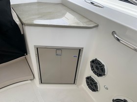 2022 Boston Whaler 350 Realm