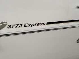 2003 Cruisers Yachts 3772 Express
