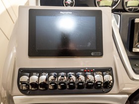 2018 Crownline 335