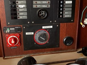 1981 Hughes 40 Center Cockpit