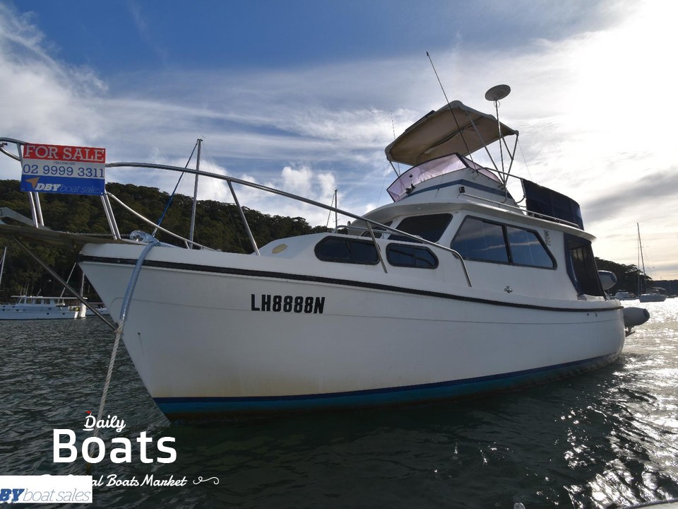 Custom cuddles 30ft flybridge cruiser for sale Daily Boats