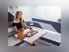 2022 Cruisers Yachts 34 Gls South Beach Ob на продаж