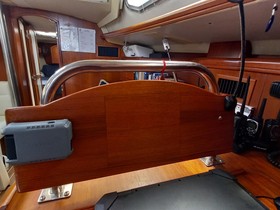 2004 Hunter 44 Deck Salon