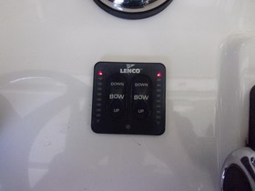 2008 Pursuit C 310 Center Console