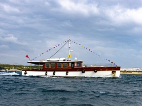 Classic Taka Motor Yacht
