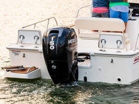 2022 Boston Whaler 190 Montauk