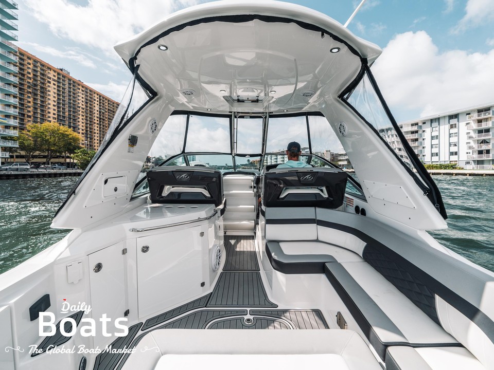 2020 Monterey 335 Sport Yacht for sale. View price, photos and Buy 2020